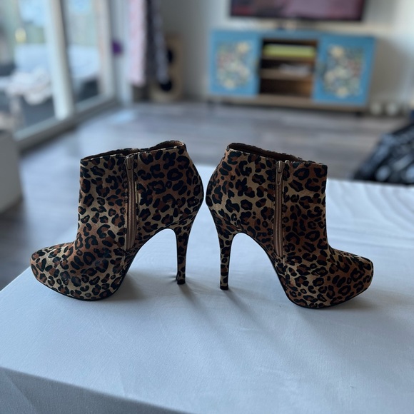 Platform Ankle Boot - Picture 6 of 6